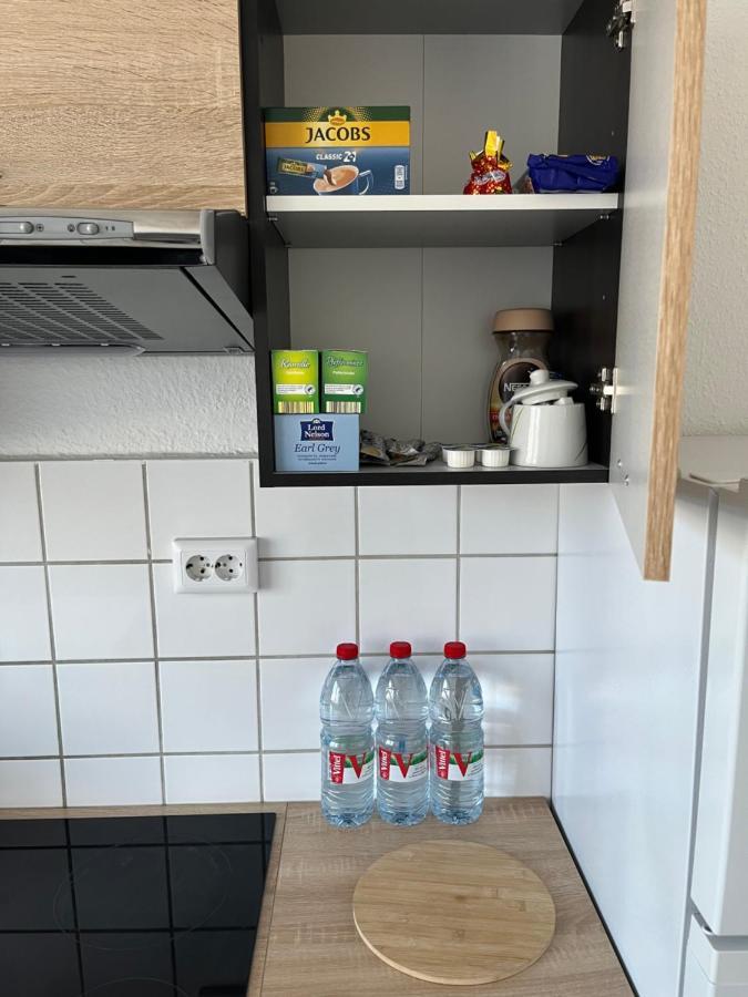 Zimmer Fuer Monteure, Handwerker Oder Reisende Essen Exteriér fotografie